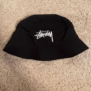 STUSSY X NIKE bucket hat